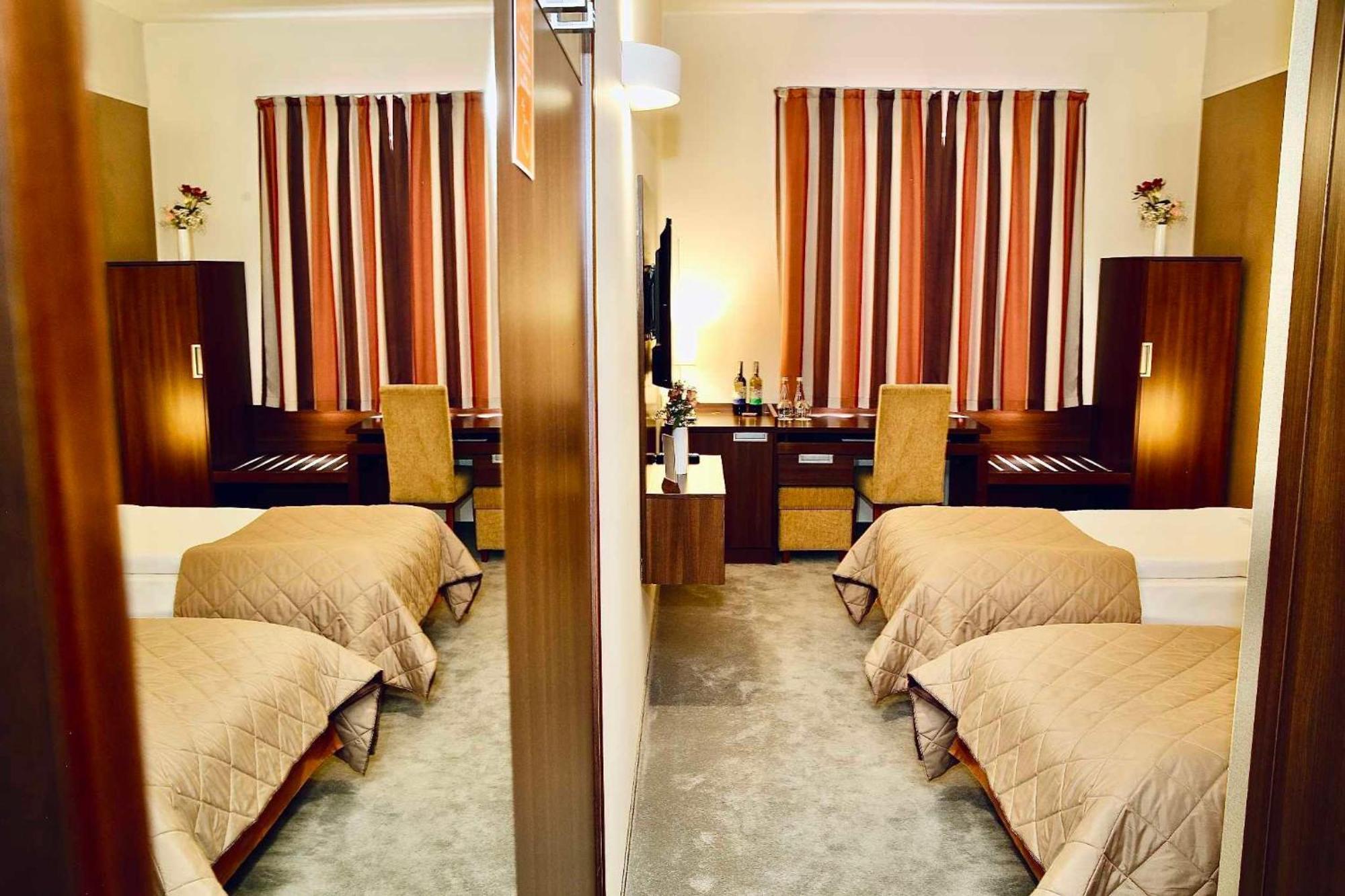 Hotel Teczowy Mlyn Kielce Ngoại thất bức ảnh