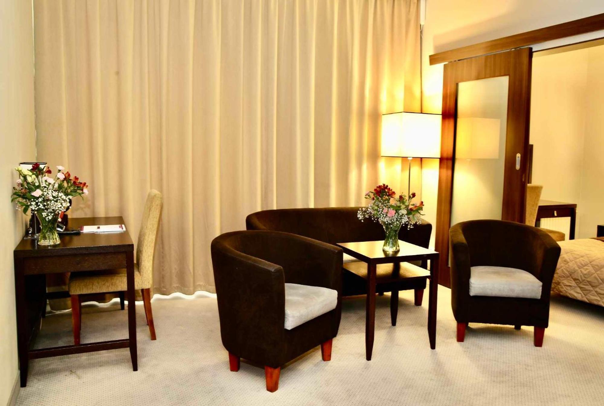 Hotel Teczowy Mlyn Kielce Ngoại thất bức ảnh