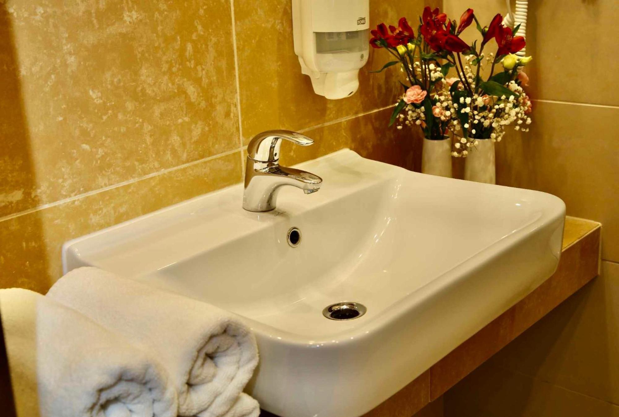 Hotel Teczowy Mlyn Kielce Ngoại thất bức ảnh