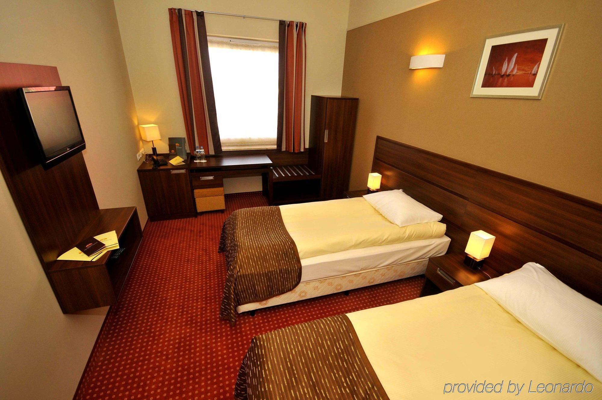 Hotel Teczowy Mlyn Kielce Phòng bức ảnh