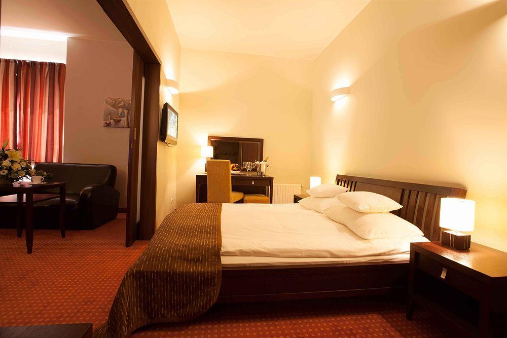 Hotel Teczowy Mlyn Kielce Ngoại thất bức ảnh