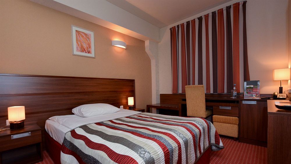 Hotel Teczowy Mlyn Kielce Ngoại thất bức ảnh